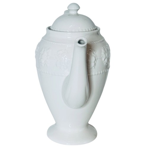 Wedgwood Home FESTIVITY White Embossed Earthenware 4 Cup 7 3/8” Coffee Pot & Lid - Picture 6 of 10