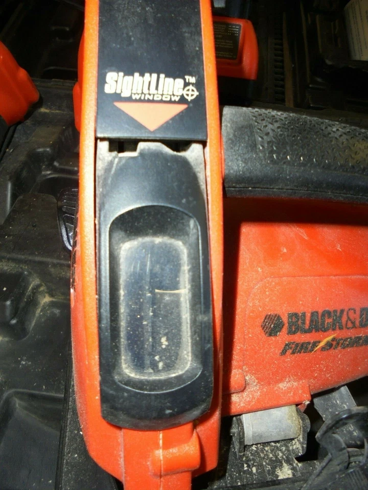 Sierras circulares Black & Decker Firestorm con linterna en estuche Foto 4 de 4