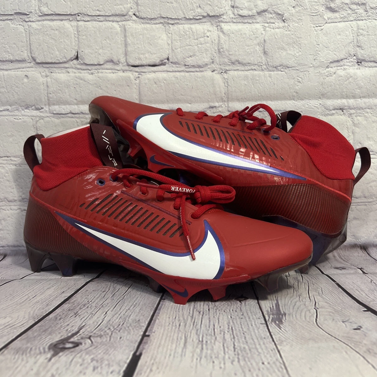 Designer Pattern Low Football Cleats Cherry Red / 12 M