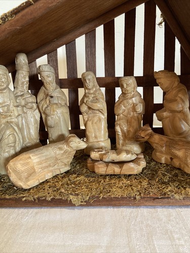 Vintage Hand Carved Detailed Complete Wooden Nativity Scene Manger Christmas - Picture 2 of 10