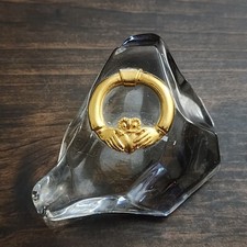 1986 Gerity all Occasion Crystal Paper Weight Claddagh 24k Electro Plate