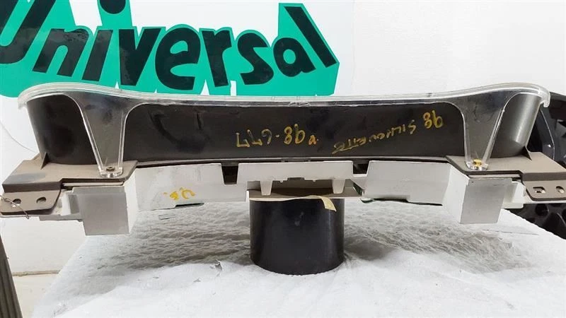 Cuadro de instrumentos velocímetro Oldsmobile Silhouette 1998 Foto 4 de 4