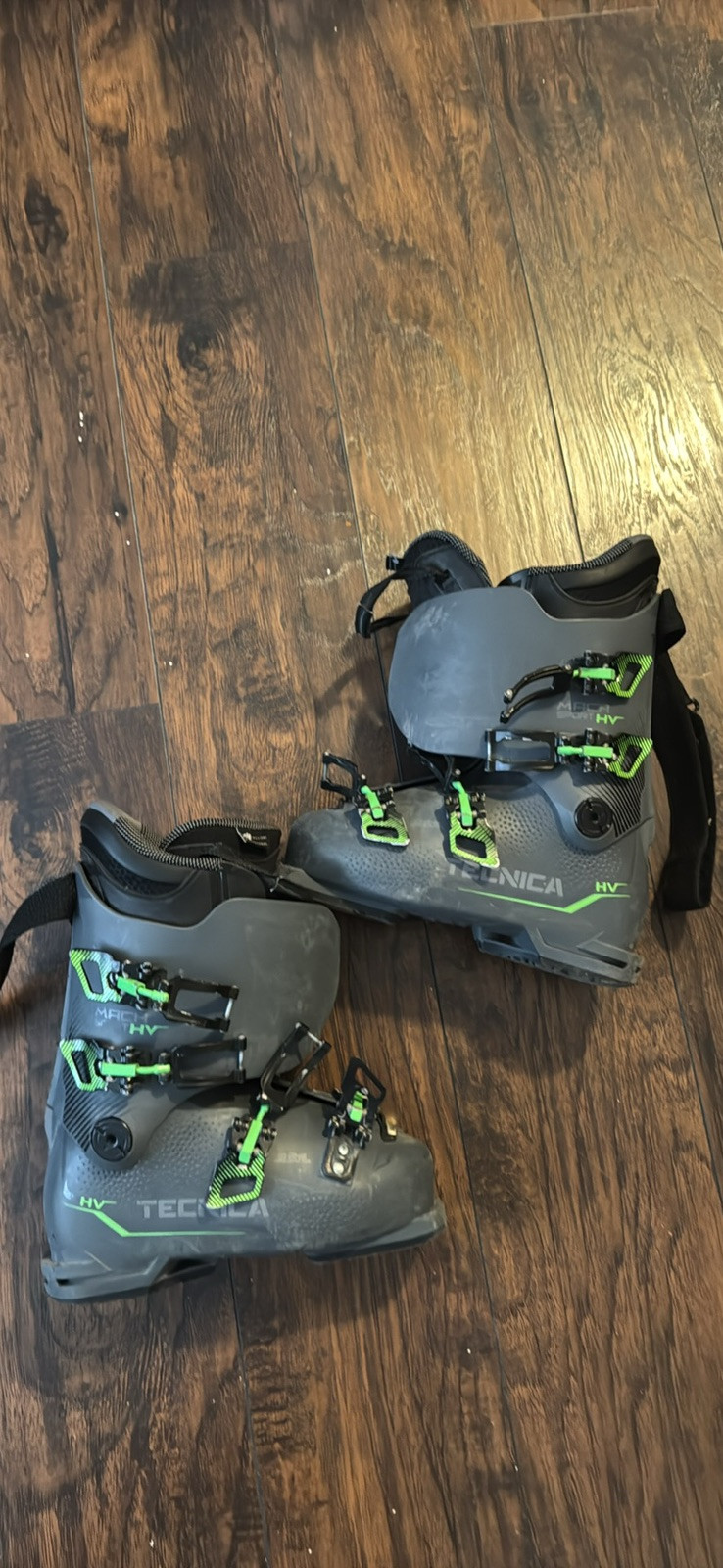 Pre-Owned Men's Tecnica Mach Sport HV 90 Flex Ski Boots with Alpine Soles Size 25-25.5