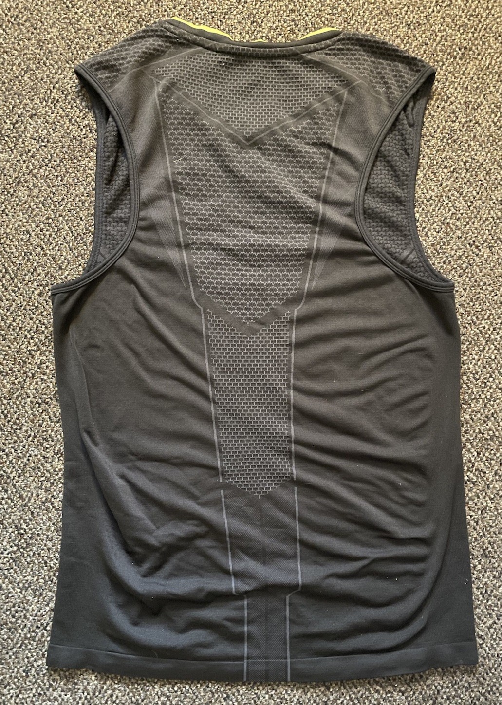 RARE Gymshark Onyx V1 Tank Top Size Large (Good Condition) image 2