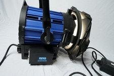 Dracast DRPL-FL-700D FL-Series LED Fresnel Light   Daylight 5600K