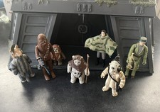 Vintage Star Wars Figures - 7 Different Rebel Endor Figures (Some Weapons)