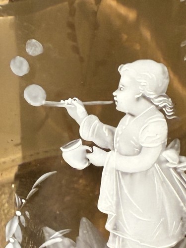 ANTIQUE AMBER MARY GREGORY STYLE GLASS DECANTER CHILD BLOWING BUBBLES 6” - Picture 2 of 11