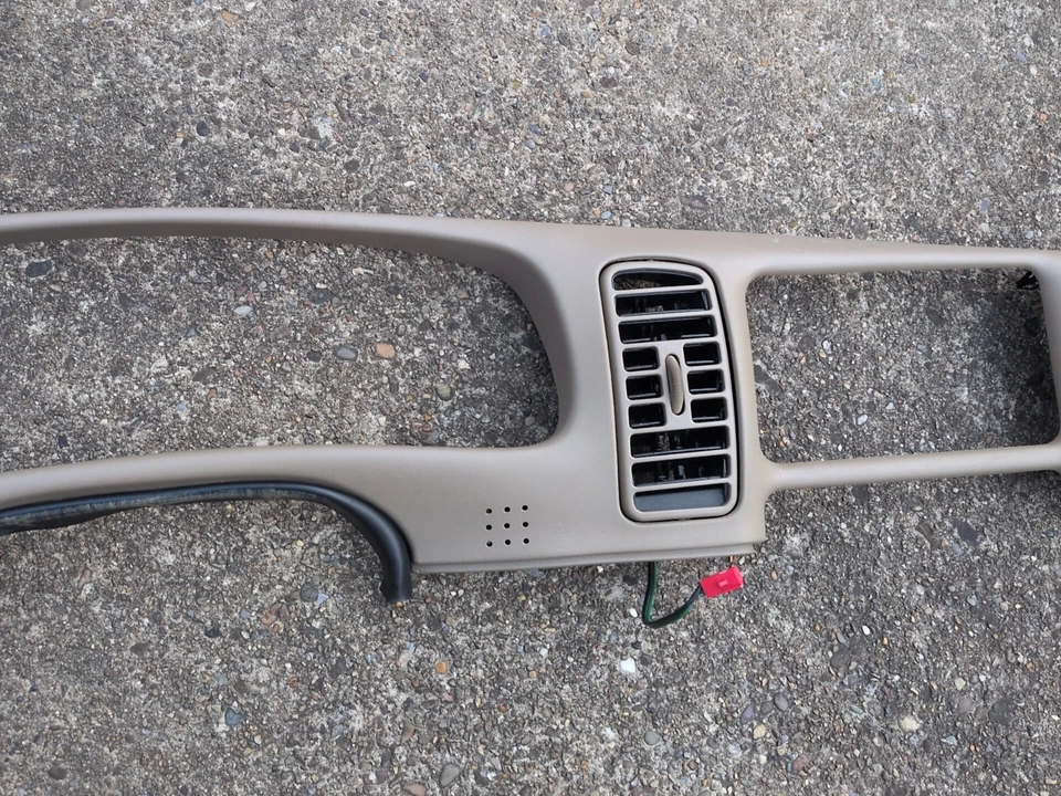 97-05 BUICK PARK AVENUE TABLERO CUADRO DE INSTRUMENTOS VELOCÍMETRO AJUSTE BISEL LUZ BRONCEADA Foto 3 de 4