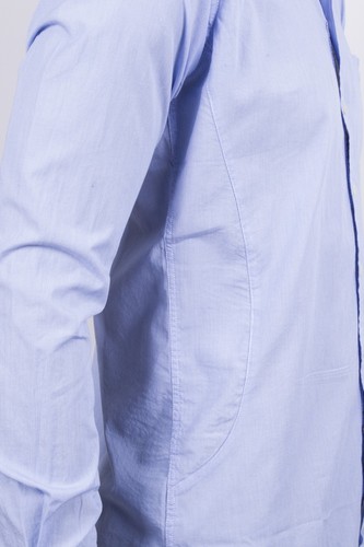CAMICIA AL MILANO CELESTE MICRO RIGA CON TASCHINO E INTARSI SU COLLO E POLSINO - Foto 5 di 6