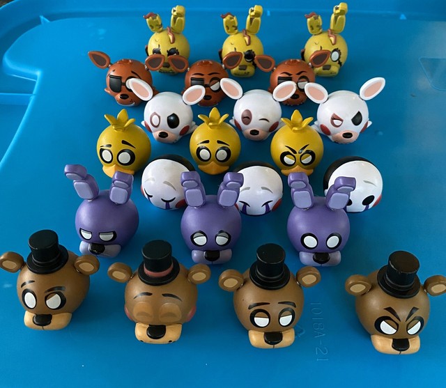 FNAF Funko MyMoji Blindbag Five Nights at Freddy's Vinyl Figure Emoji