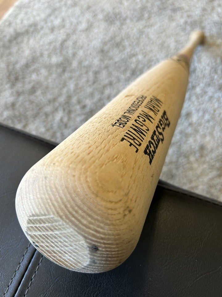 MARK McGWIRE RAWLINGS BASEBALL BAT ,PRO MODEL, ADIRONDACK MADE IN USA
