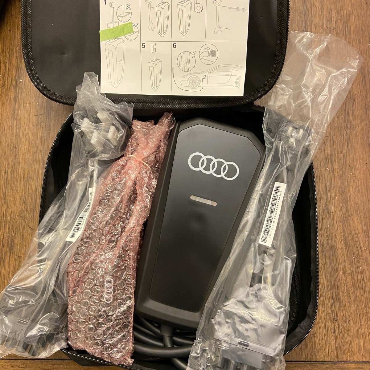 Audi e-tron Universal Charger 8kw普通充電器 Audi e-tron Charger EV Universal Charging etron cable cord