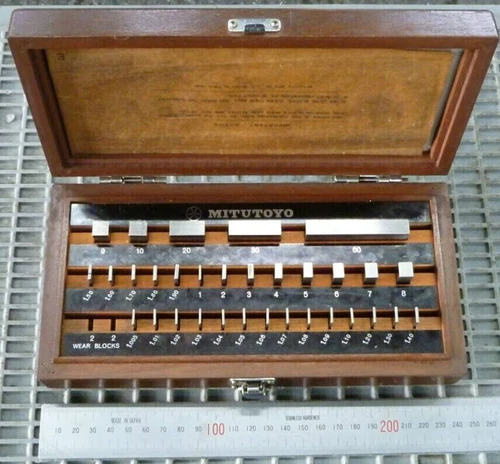 Mitutoyo Series 516-968-10 Metric 1mm Base Steel Gauge Block Sets 32 Piece Grade