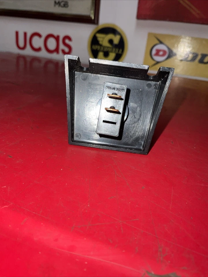 LUZ DE FOCO DE COCHE CLÁSICO ENCENDIDO, APAGADO, INTERRUPTOR EN PANEL, AUSTIN, MORRIS, FORD, MG, VAUXHALL Foto 4 de 4
