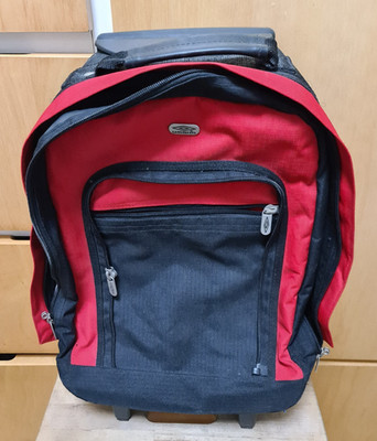 Umbro Kinderkoffer / Trolley Rucksack mit Rollen   rot/schwarz Praktischer