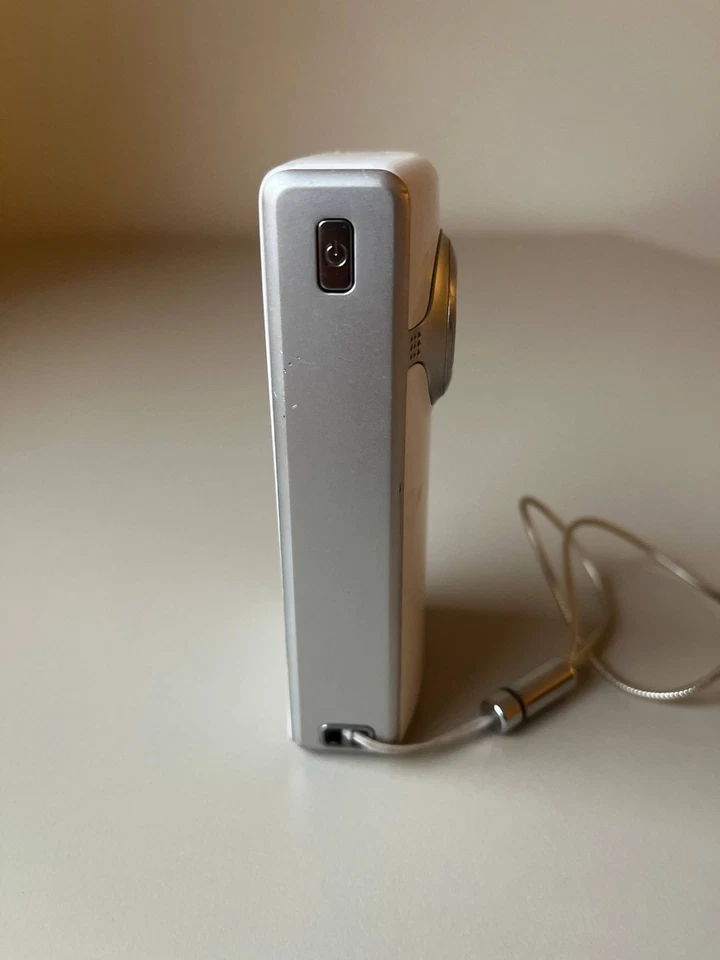 Flip Video Ultra U1120 White High Pocket y2k Handheld Camcorder Camera WORKS - Image 3 of 4