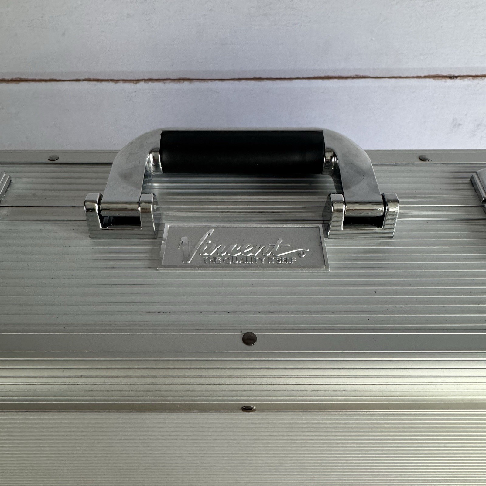 Vincent Large Mastercase-Silver - image 18