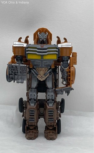 Hasbro Transformers Scourge Smash Changers 23 Cm - Buzzworthy Bumblebee - Giocattolo 2-in-1 Da Robot A Camion - Dai 6 Anni