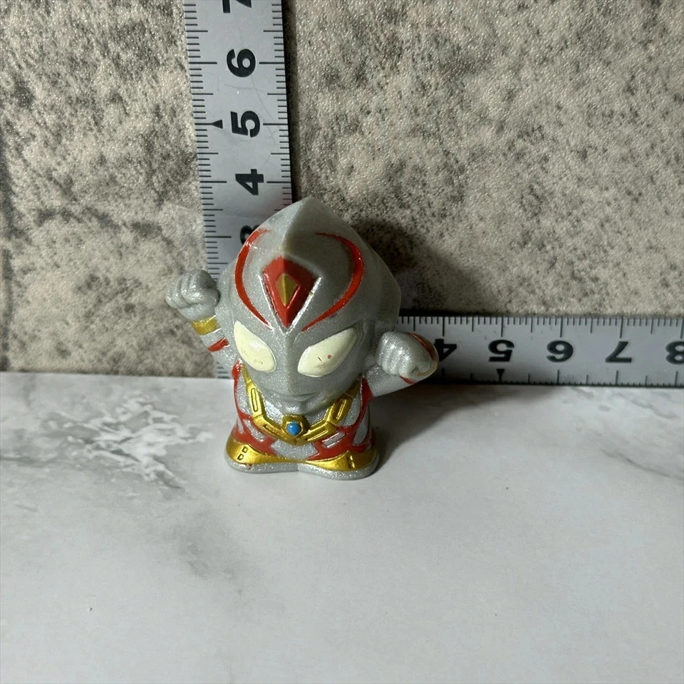 Sofubi japonés tipo fuerte Ultraman Dyna H1,6"/4 cm 000423 Foto 2 de 4