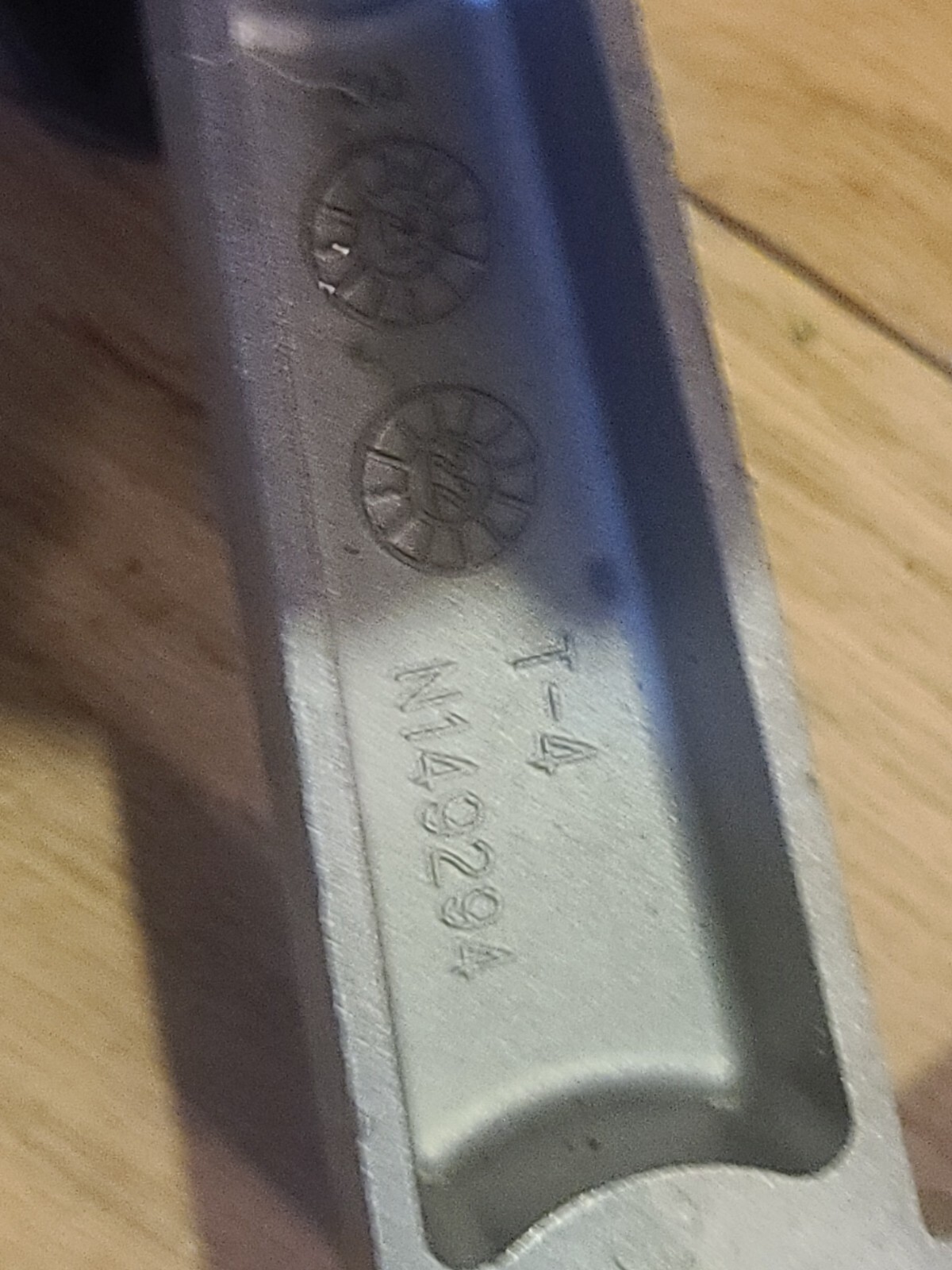 NICE ORIGINAL Dewalt DW718 12" Miter Saw Material Clamp Hold Down