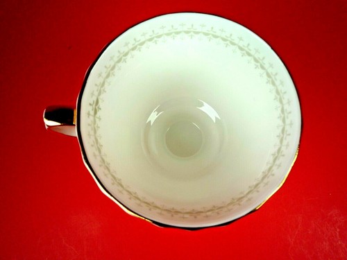 DUCHESS ENGLAND BONE CHINA TEACUP & SAUCER SET - Picture 7 of 10