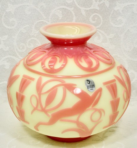 Fenton, Vase, Burmese Cameo Glass, Sandcarved, Limited Edition, Kelsey Murphy. - Picture 2 of 12