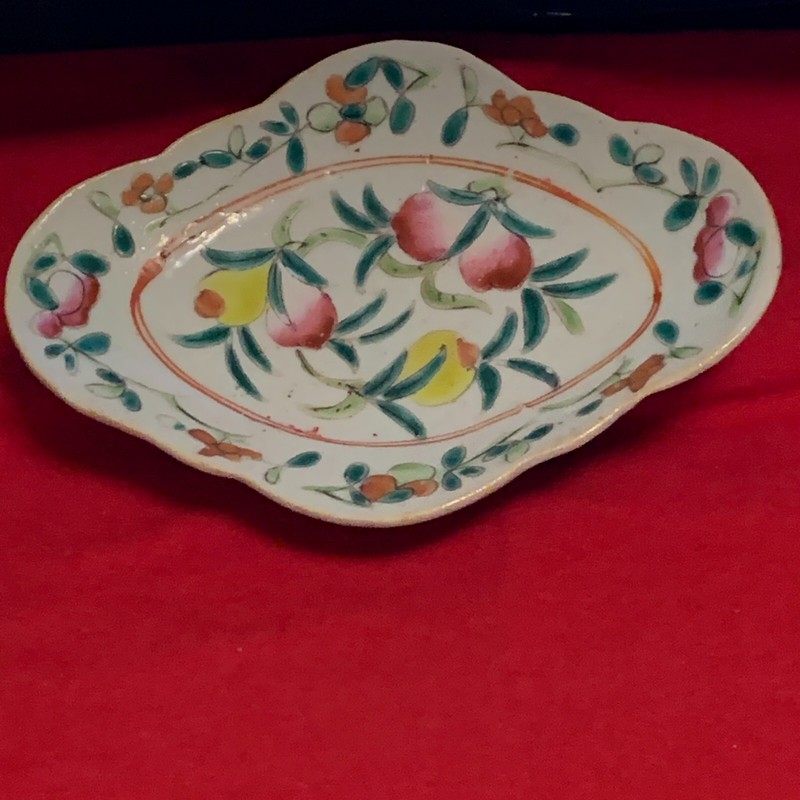 RARE CHINESE 1850-1899 FAMILLE ROSE PEACHES FOOTED OVAL PEDESTAL DISH QING 7 1/2