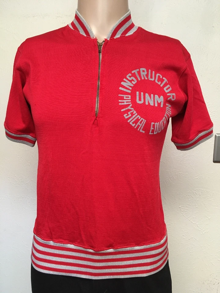 CAMISA UNIFORME VINTAGE AÑOS 60 UNM PHYS ED INSTRUCTOR 1/4 CREMALLERA DOBLADILLOS A RAYAS ROJOS EE. UU. S Foto 2 de 4