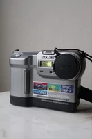 Vintage Sony MVC-FD83 Digital Mavica Camera 1.3 MP 6x Zoom Floppy Disk Camera
