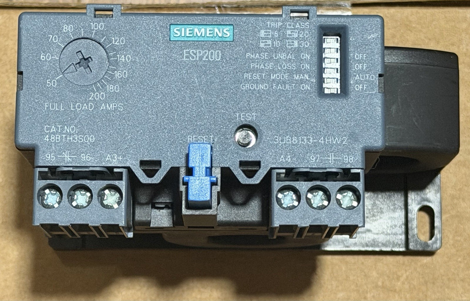 NUEVO RELÉ DE ESTADO SÓLIDO EXCEDENTE SIEMENS 3UB81334HW2 50-200A ESP200 48BTH3S00
