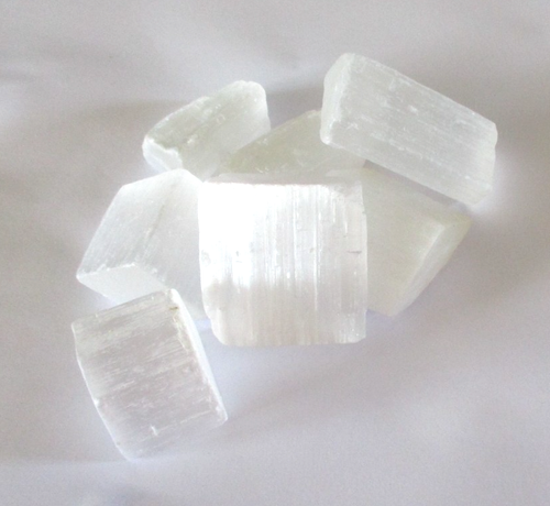 0,268 kg Selenit Rohsteine – Zimmerbrunnen Deko – Wasser – (  1 kg = EUR 16,00 )