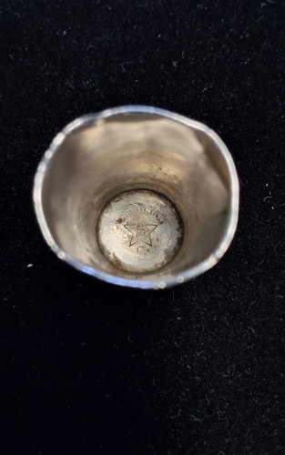 Sterling Silver Size 9 Thimble Leaf Like Design - Picture 4 of 4