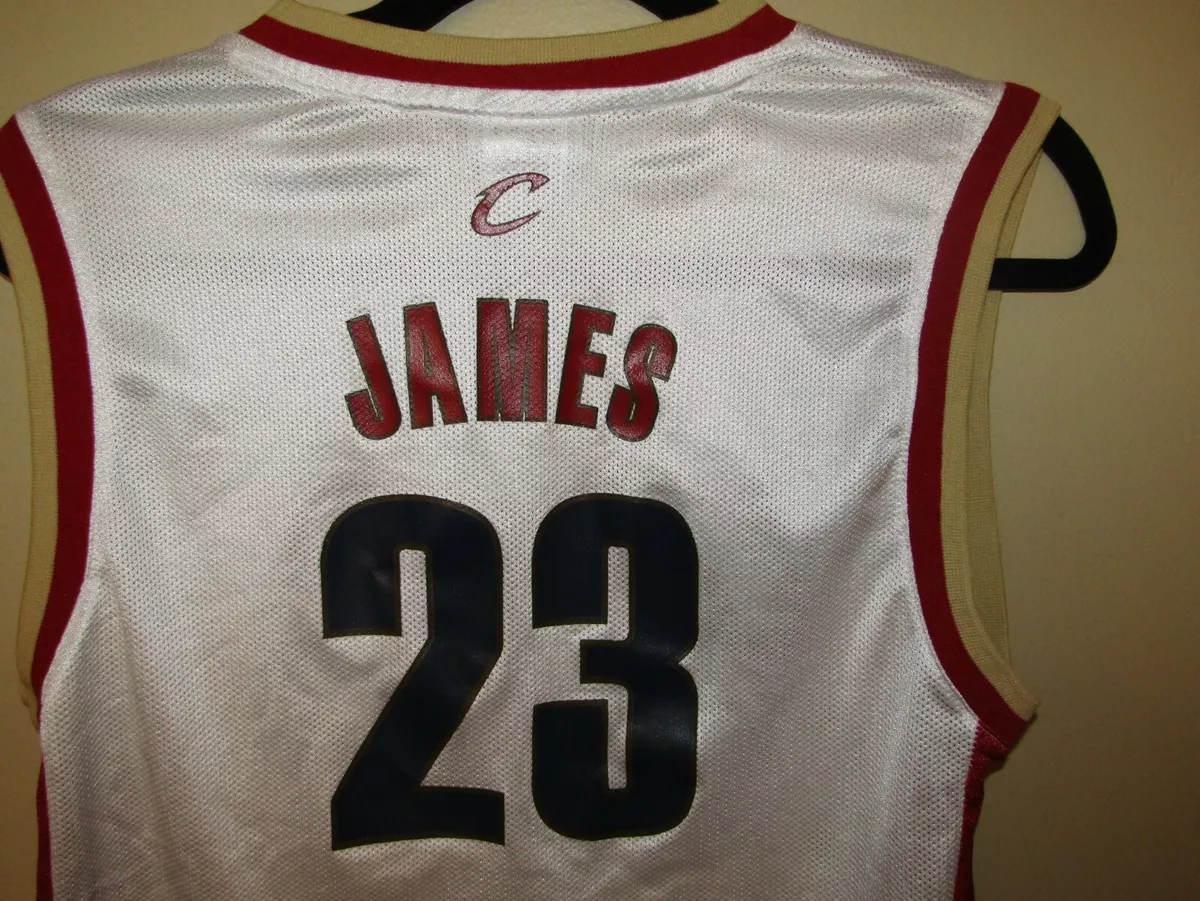Camiseta deportiva blanca juvenil de los Cleveland Cavaliers de Lebron James talla grande 14 16
