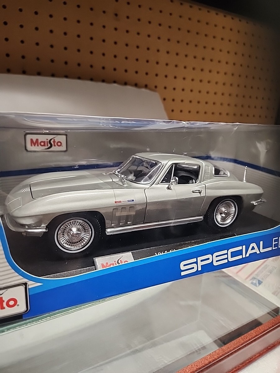 ミニカー 1965 MAISTO CHEVROLET CORVETTE 1/18 Amazon.com: Maisto Die Cast 1:18 Scale 1965 Chevrolet