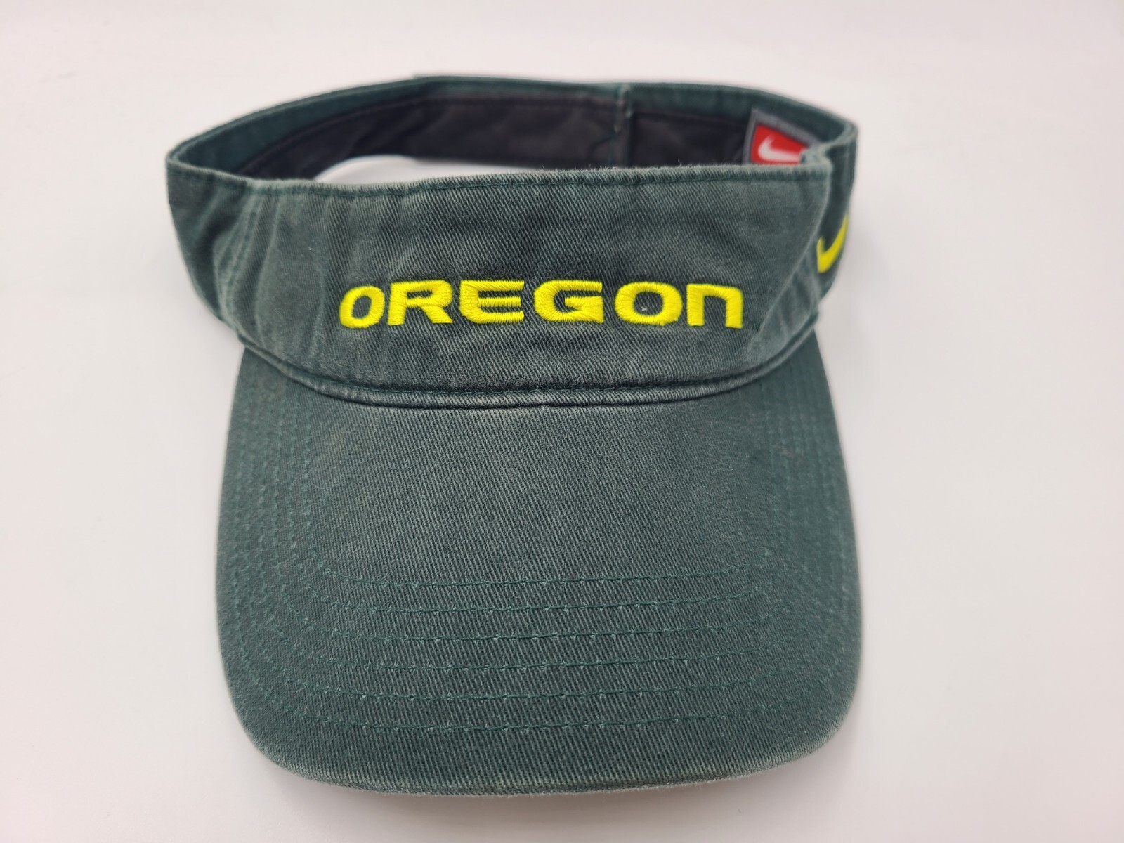 Oregon Ducks Nike Adjustable Sun Golf Visor for Men and Women NCAA