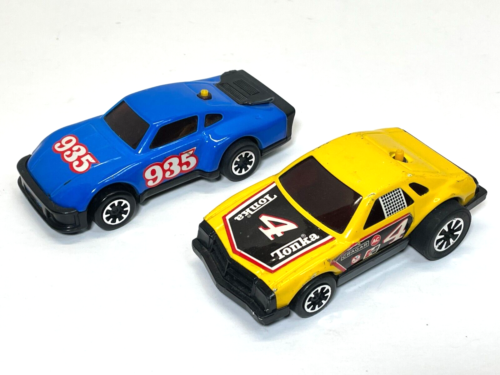 LOTE de embrague de coche de carreras amarillo Tonka metal #4 de colección popper y Porsche 935 - Imagen 1 de 17