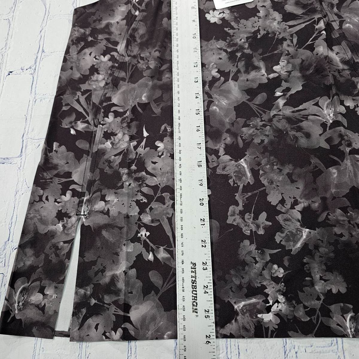 Débardeur Athleta Imprimé Fleurs Sauvages Noir - Taille XS, Neuf Avec étiquette Mais Petit Défaut