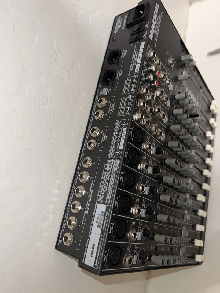 Mackie 1402-VLZ Pro 14-Channel Mic/Line Mixer with Premium XDR Mic Preamplifiers - Image 2 of 3