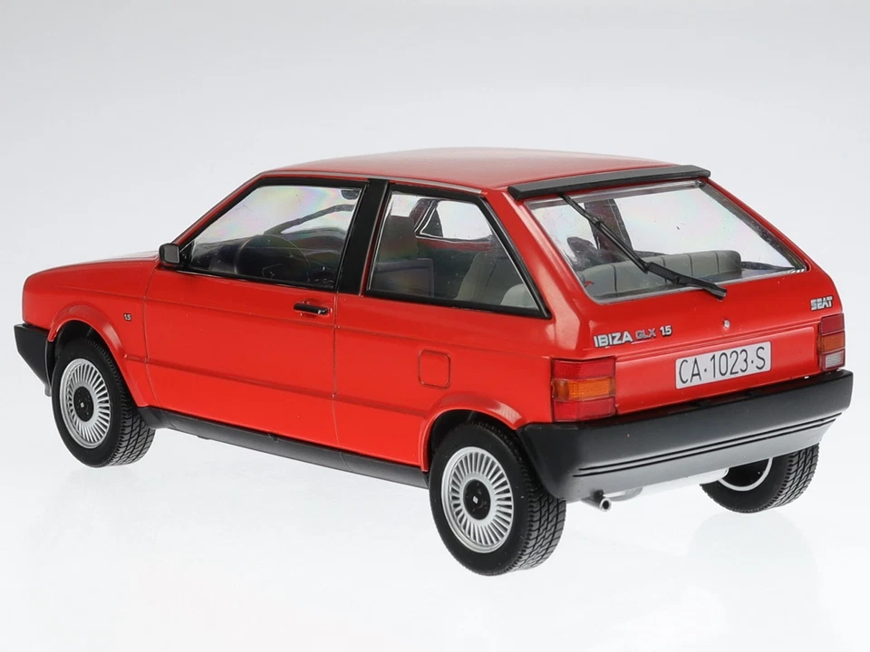 Seat Ibiza 1984 red diecast modelcar Salvat 1:24 - Image 2 of 4