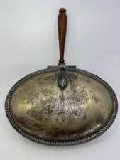 Silver Plated Sheffield Silent Butler Sheffield Winged Lion Footed Oval 8”x10”