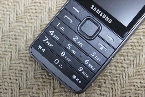 Original Samsung S5610 Bluetooth 5MP 2.4 3G GSM Unlocked MP3 Player CellPhone - Picture 3 of 10