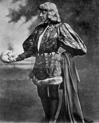 SARAH BERNHARDT AS HAMLET LONDON 1900 8X10 PHOTO