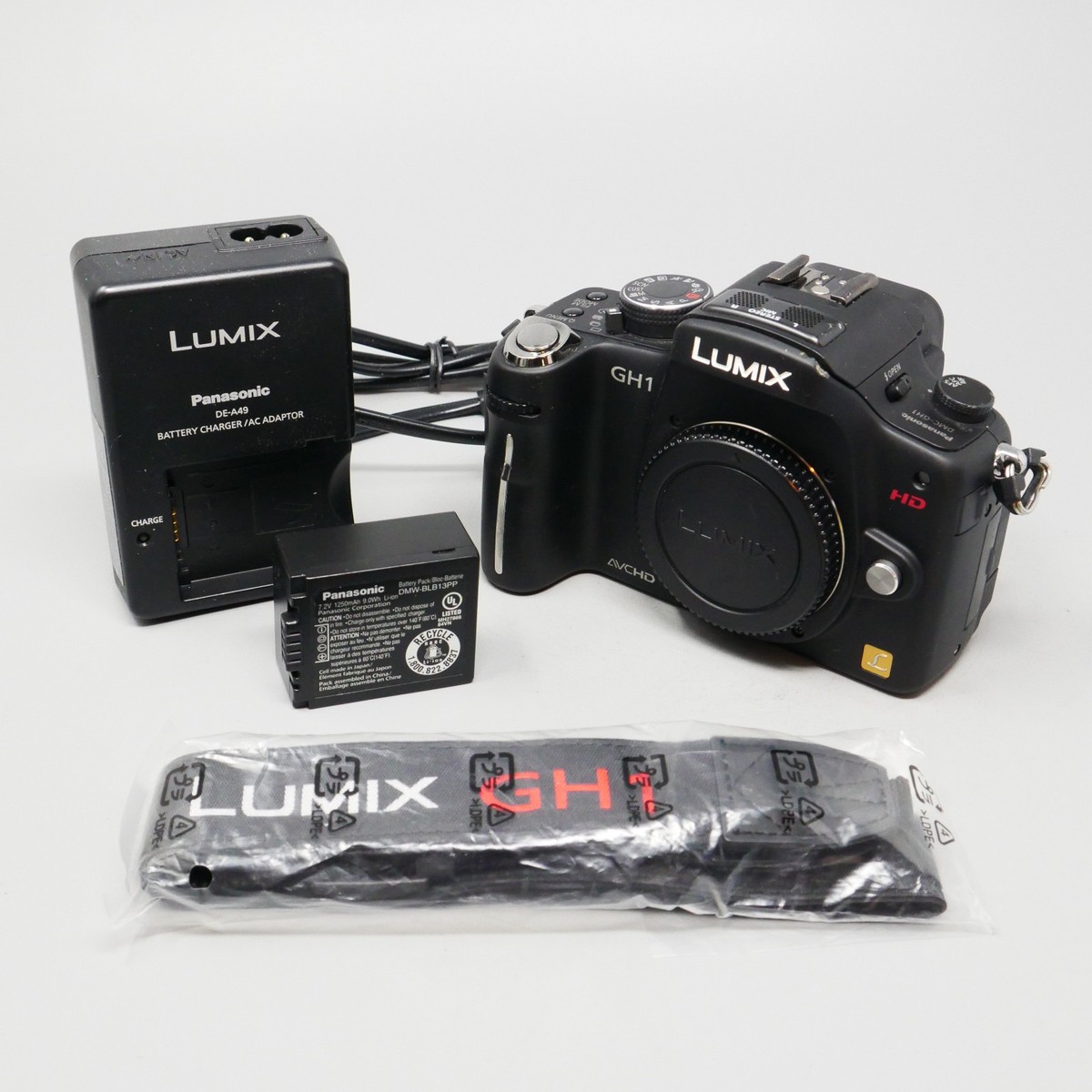Panasonic LUMIX DMC-GH1 12.1MP Digital Camera - 7,355 Clicks | eBay