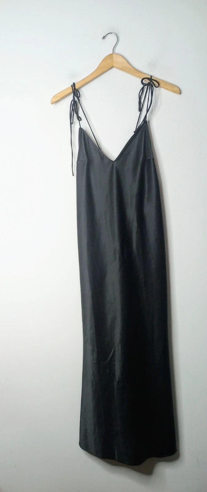 UNDERCOVER Abito Victoria's Secret nero raso scollo a V cravatta cinturino midi slip medio