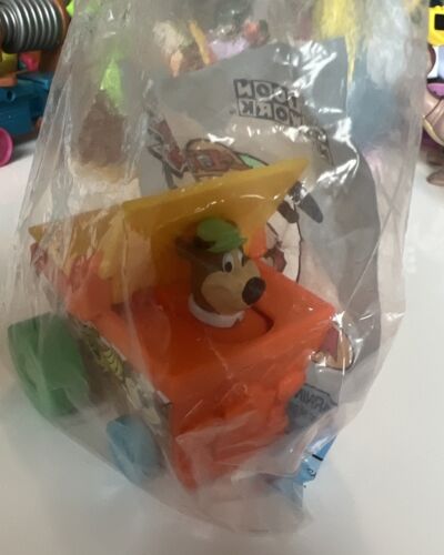 Vintage Yogi Bear Boo Boo Wacky Racing Car In Bag Sealed NEW 1999 Wendy Kid Meal - Picture 1 of 5