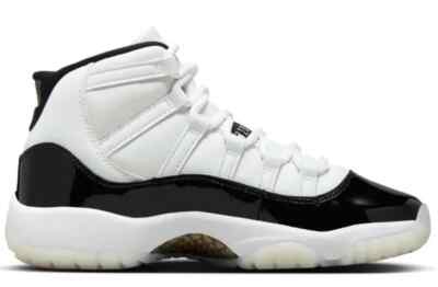 シューズ(男性用) AJ11 RetroDefiningMomentDMP2023Gratitude Men's Air Jordan 11 Retro Sneaker, White/Gold-Black, Size 11-US