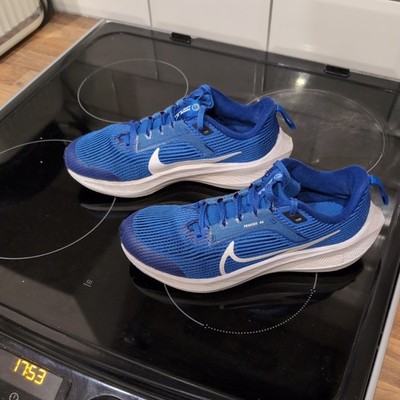 Nike Air Zoom Pegasus 40 Laufschuhe Turnschuhe Jungen UK 3 Blau