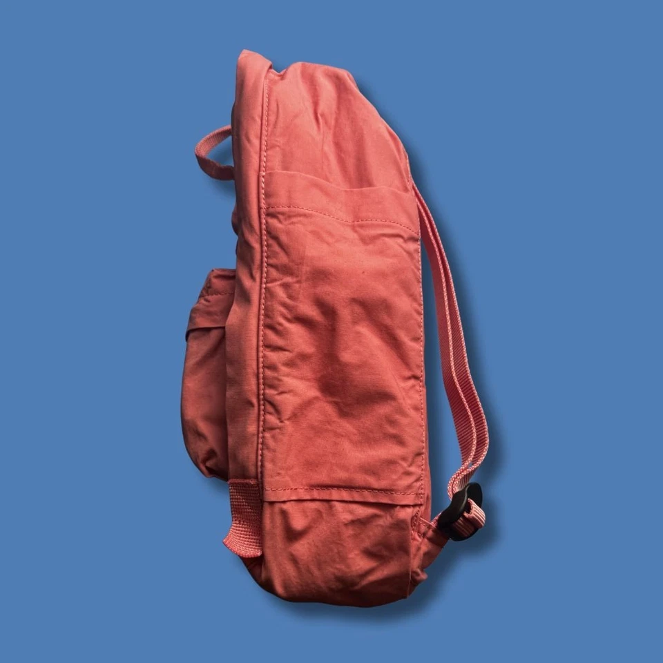 Mochila clássica rosa Fjällräven Kånken – design bordado floral - Imagem 3 de 4