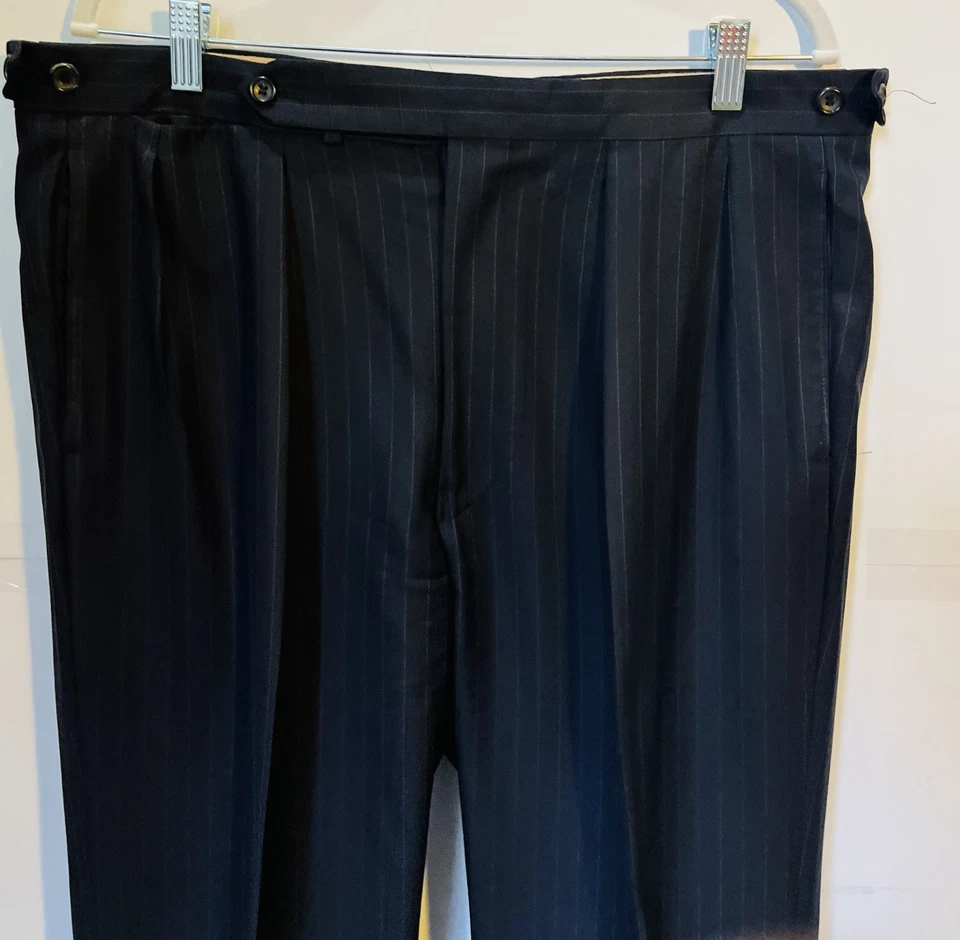 Paul Stuart Silky Powder Pinstripe Suit 2-Piece Made in Canada 42R Jacket + Pl - Image 2 of 4