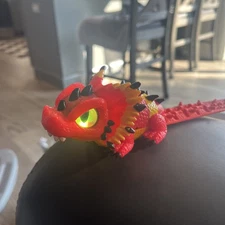 Little Live Pets Wraptiles Lizzagon Talking Dragon Lizard Slap Band Bracelet Toy